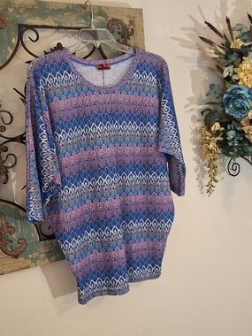 Blue & Pink Patterned Knit Tunic Top. NWOT Size Small